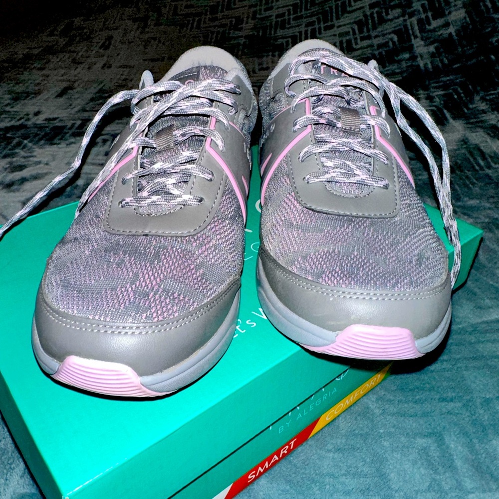TRAQ Shoes (NWOT)